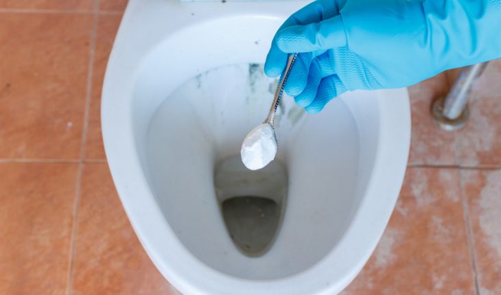 Ist dein WC verstopft? Dann nutze diese Tipps, um das Problem zu lösen