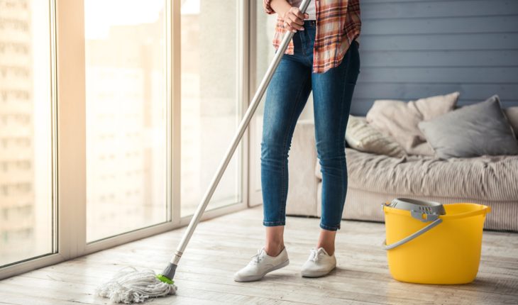 Easy & Natural Ways to Clean Your Floor